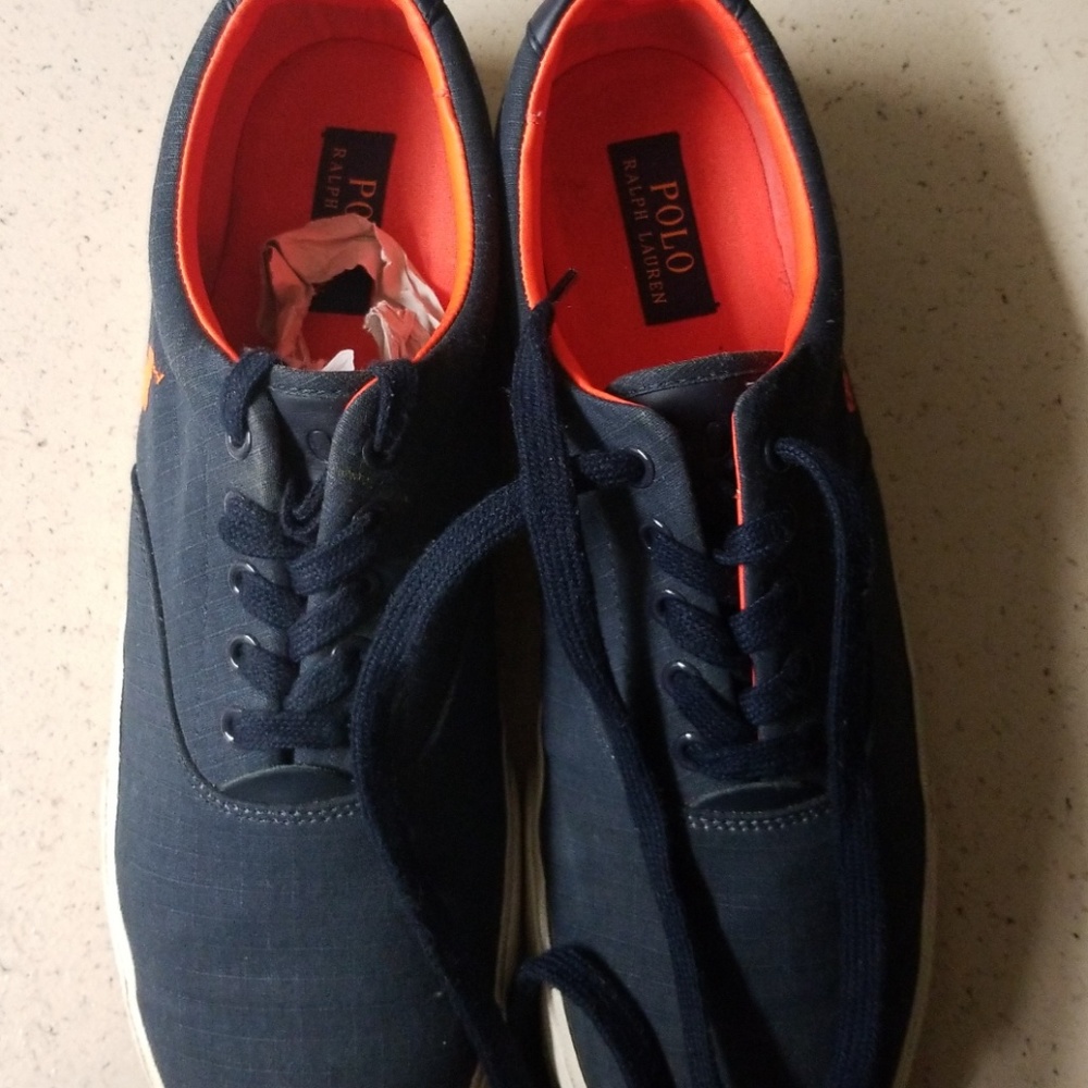 Shoes - Picture 3 of 4